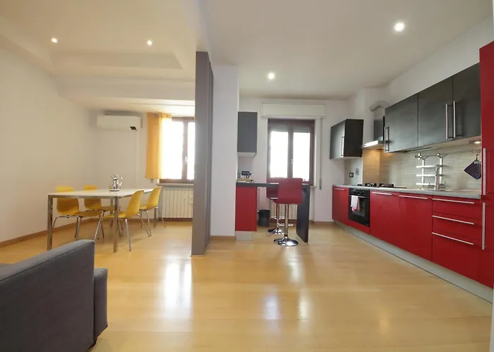Cozy And Comfy In Piramide Metro Stop Apartment